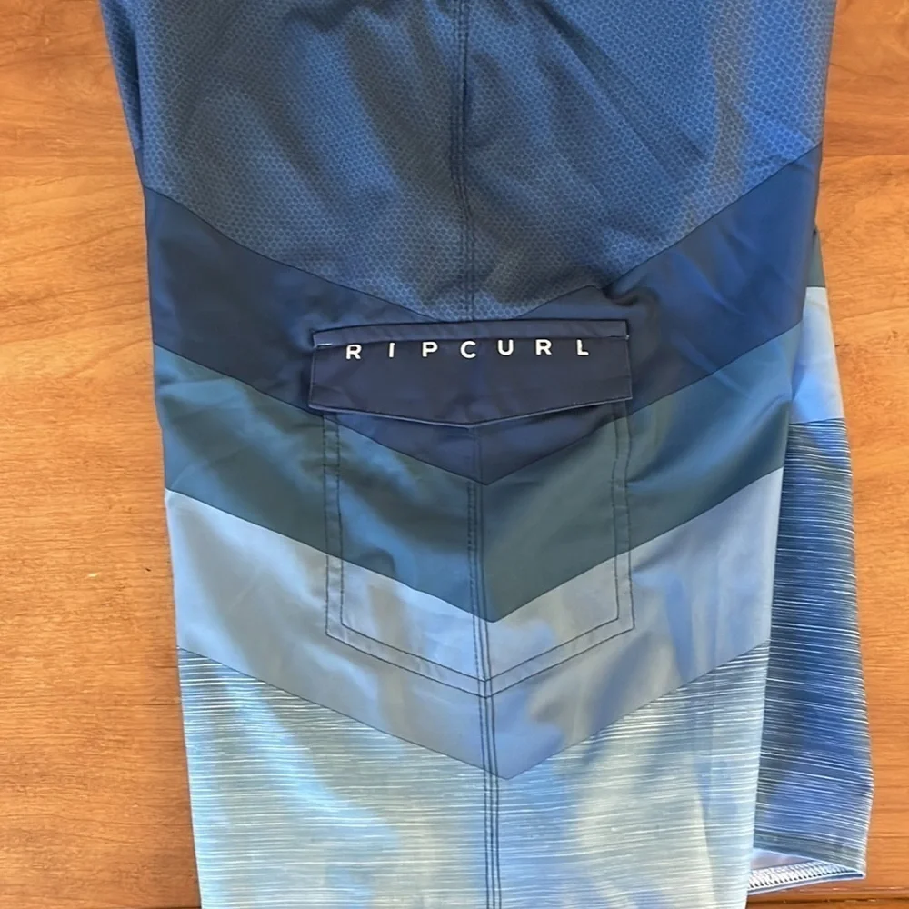 RIP Curl Board Shorts Size 31